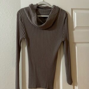 Long sleeve turtleneck